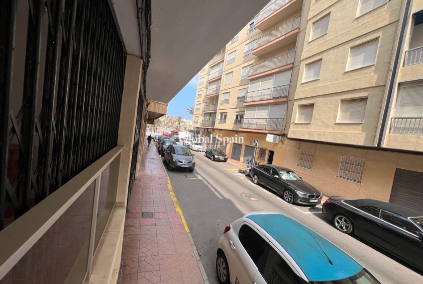 Wederverkoop - APPARTEMENT -
TORREVIEJA - Playa del Cura