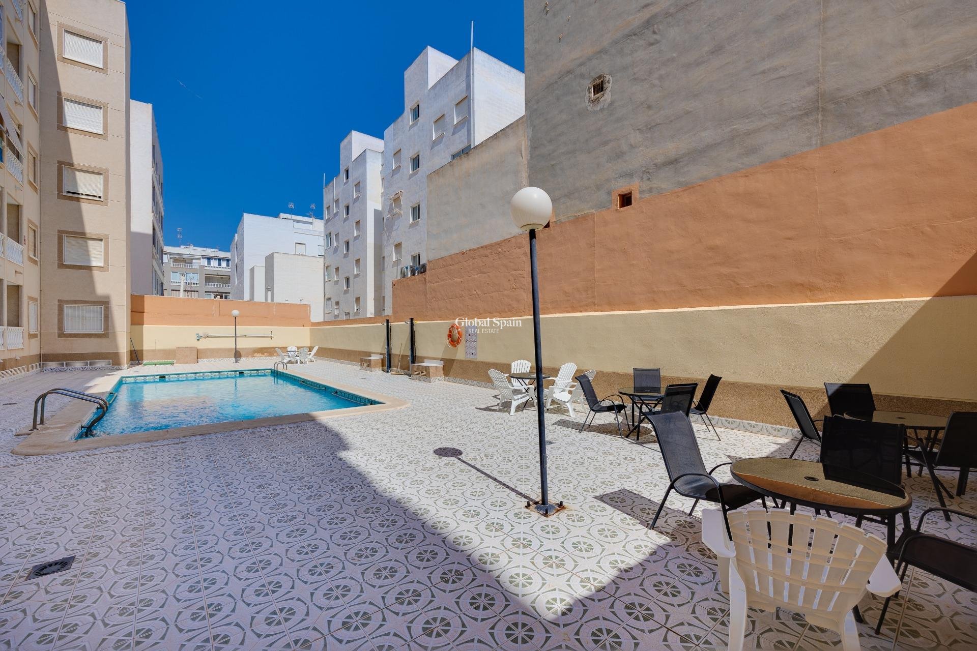 Wederverkoop - APPARTEMENT -
TORREVIEJA - Playa del Cura
