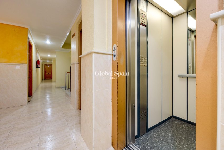 Wederverkoop - APPARTEMENT -
TORREVIEJA - Playa del Cura