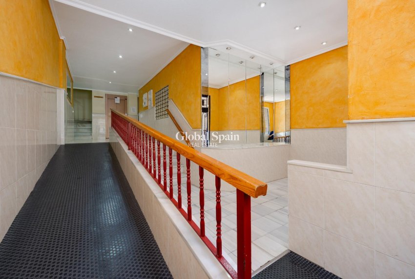 Wederverkoop - APPARTEMENT -
TORREVIEJA - Playa del Cura