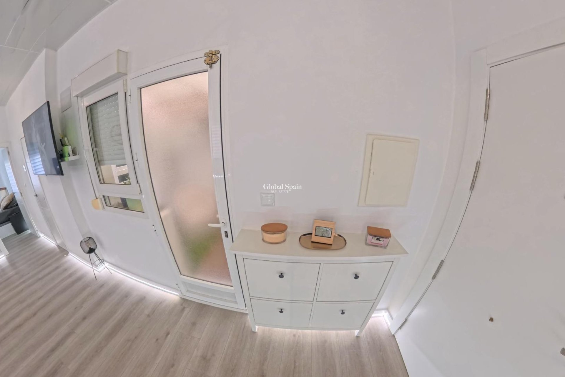 Wederverkoop - APPARTEMENT -
TORREVIEJA - Playa del Cura