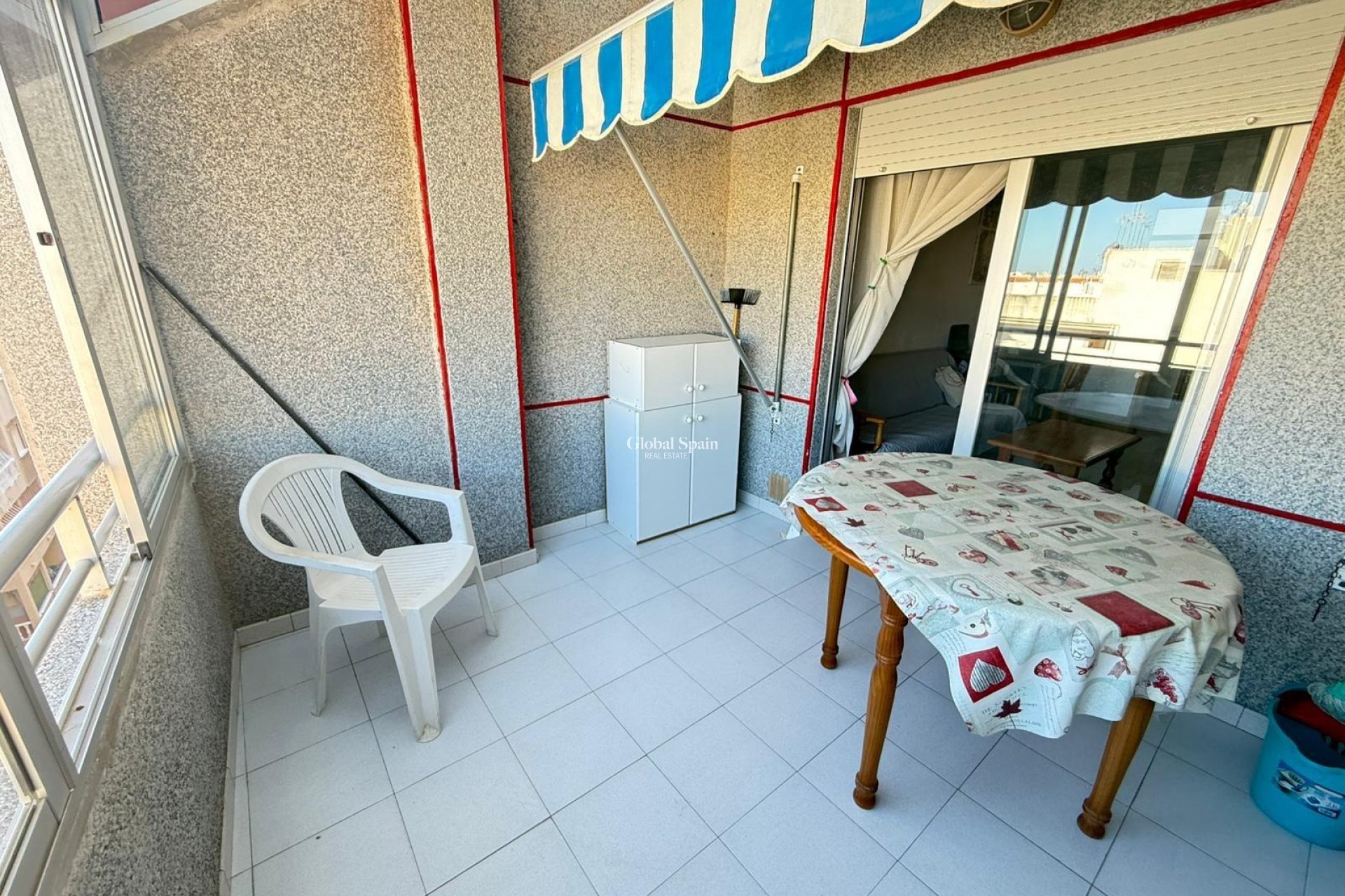 Wederverkoop - APPARTEMENT -
TORREVIEJA - Playa del Cura