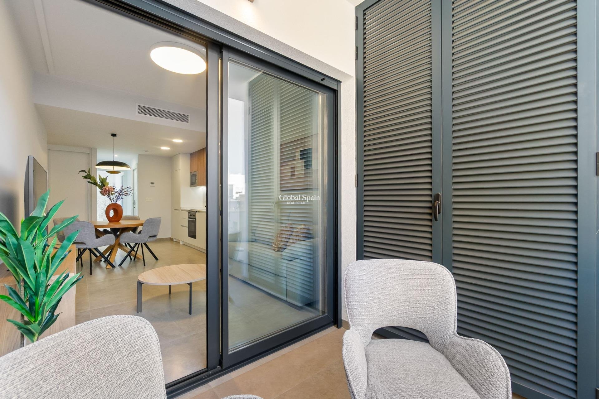 Wederverkoop - APPARTEMENT -
TORREVIEJA - Playa del Cura