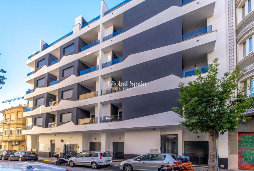 Wederverkoop - APPARTEMENT -
TORREVIEJA - Playa del Cura
