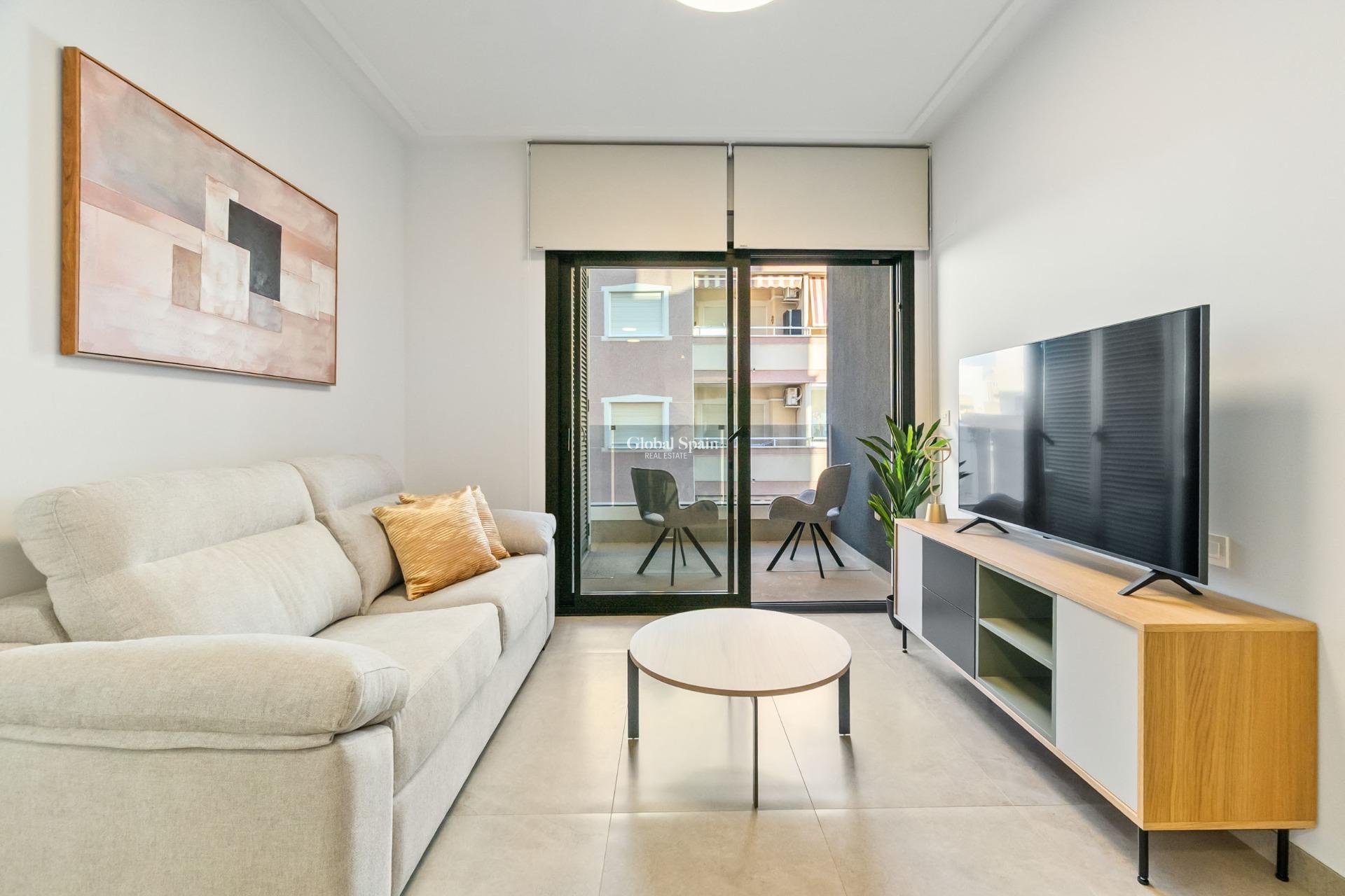 Wederverkoop - APPARTEMENT -
TORREVIEJA - Playa del Cura
