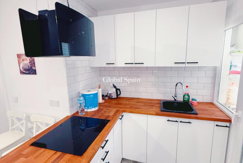 Wederverkoop - APPARTEMENT -
TORREVIEJA - Playa del Cura