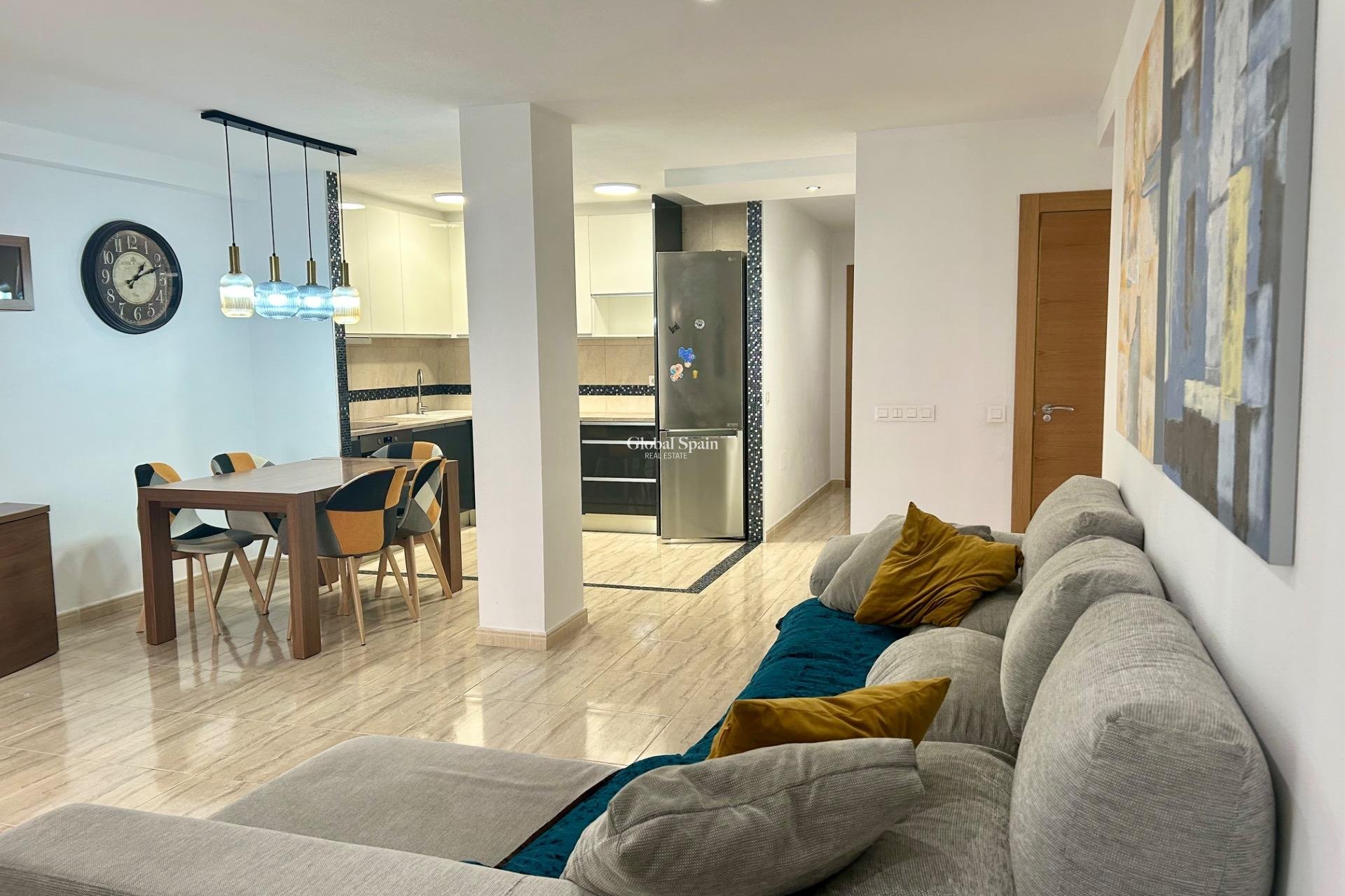 Wederverkoop - APPARTEMENT -
TORREVIEJA - Playa del Cura