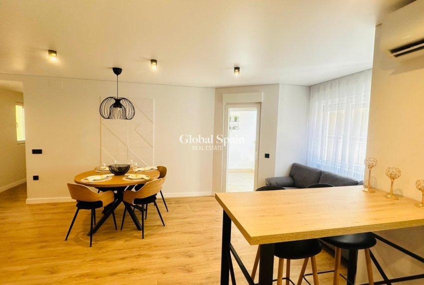 Wederverkoop - APPARTEMENT -
TORREVIEJA - Playa del Cura