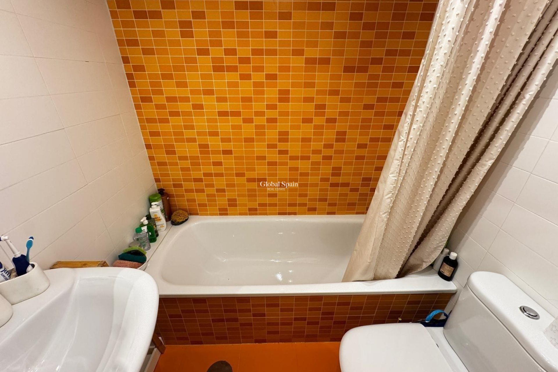 Wederverkoop - APPARTEMENT -
TORREVIEJA - Playa del Cura