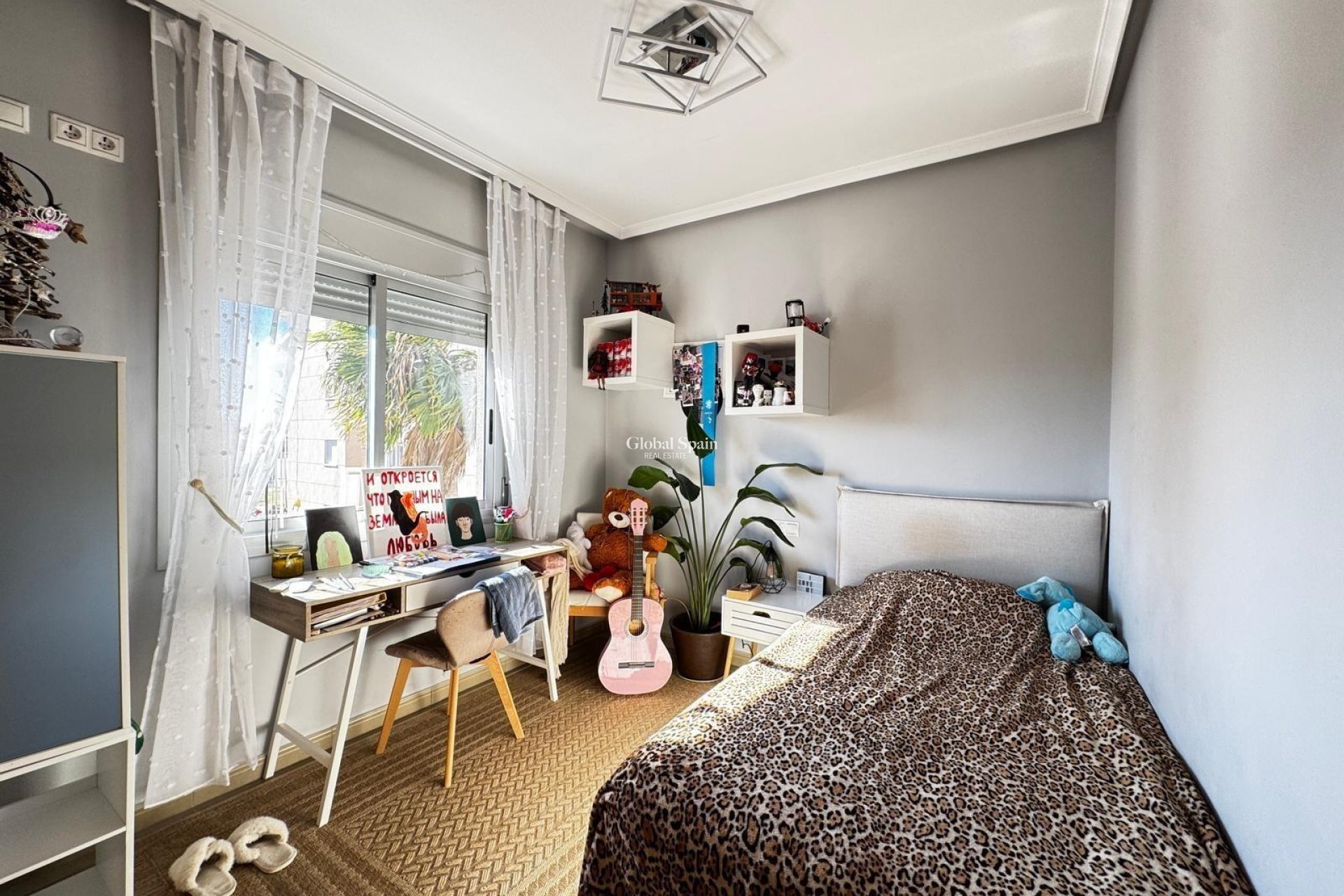 Wederverkoop - APPARTEMENT -
TORREVIEJA - Playa del Cura