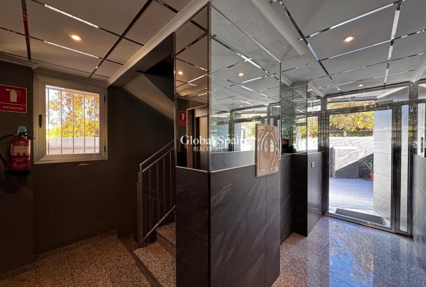 Wederverkoop - APPARTEMENT -
TORREVIEJA - Playa del Cura