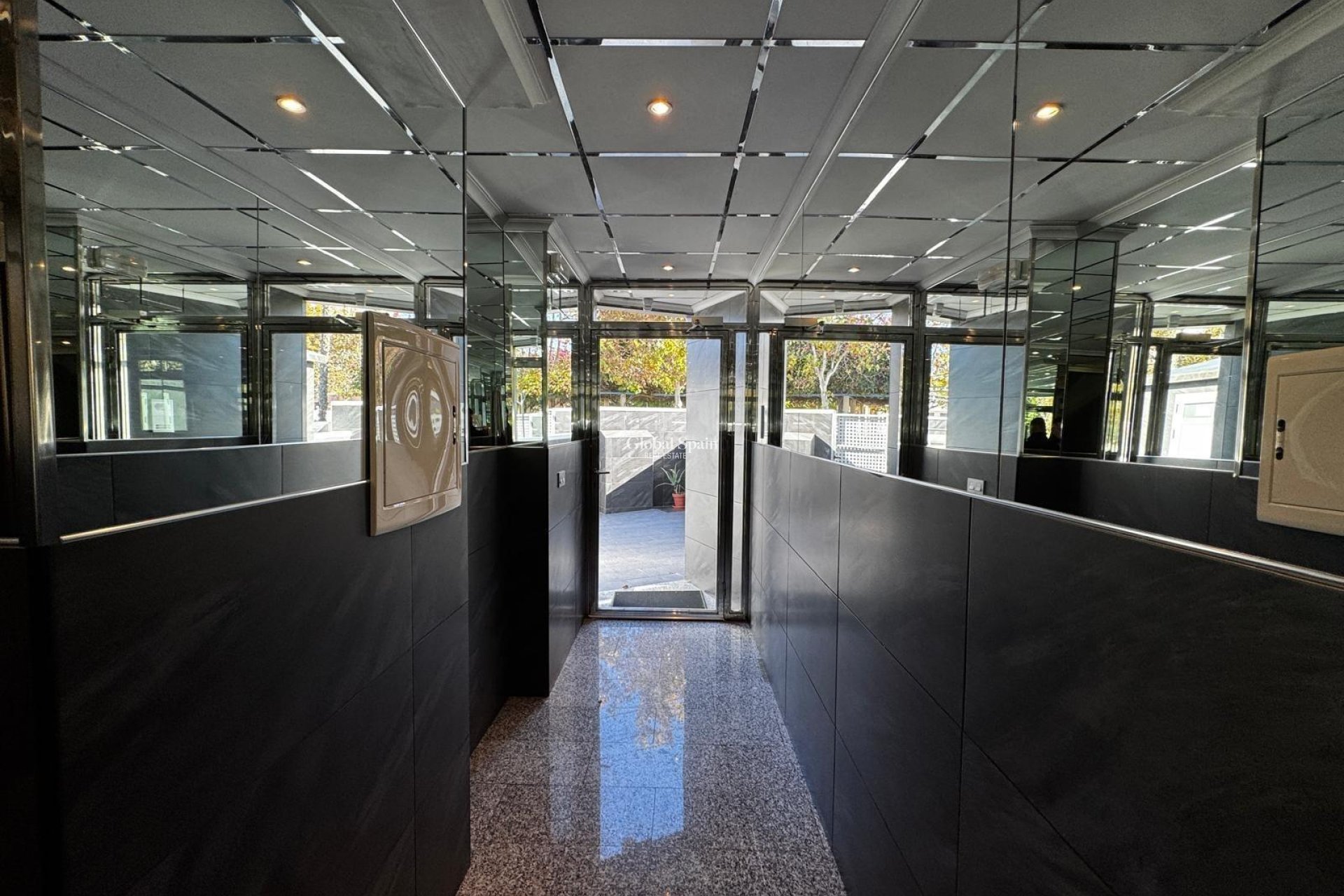 Wederverkoop - APPARTEMENT -
TORREVIEJA - Playa del Cura