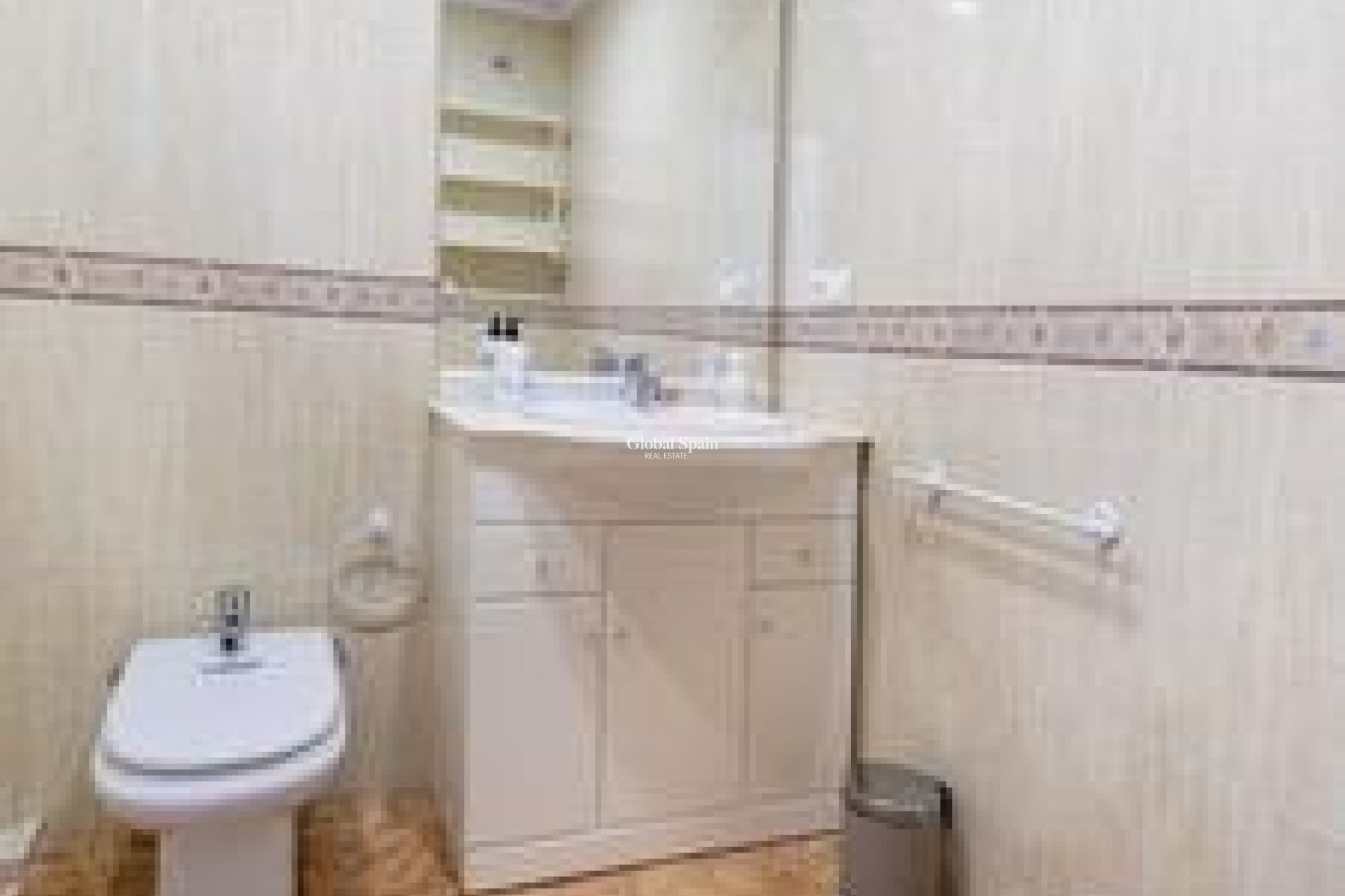 Wederverkoop - APPARTEMENT -
TORREVIEJA - Playa del Cura