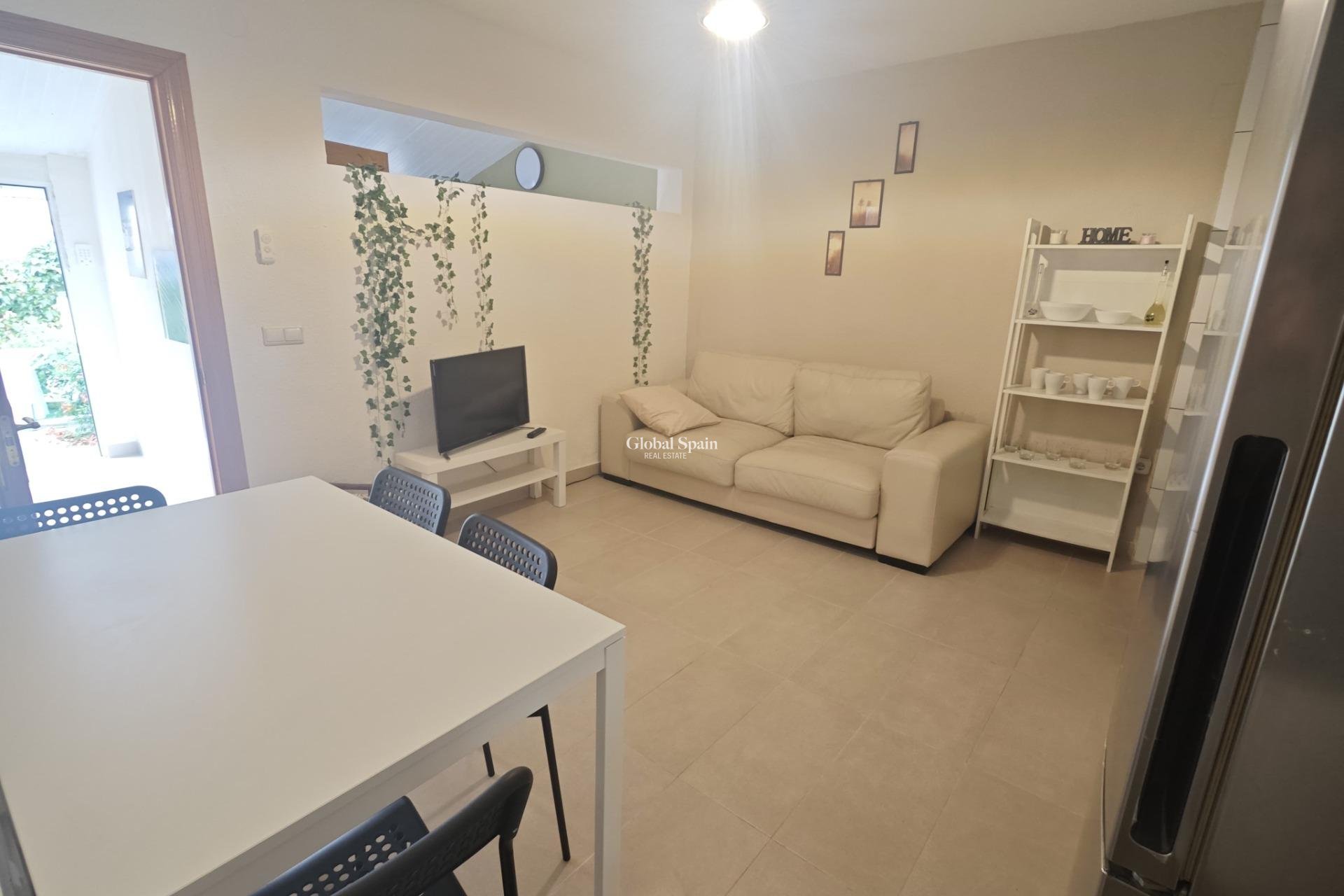Wederverkoop - APPARTEMENT -
TORREVIEJA - Playa del Cura