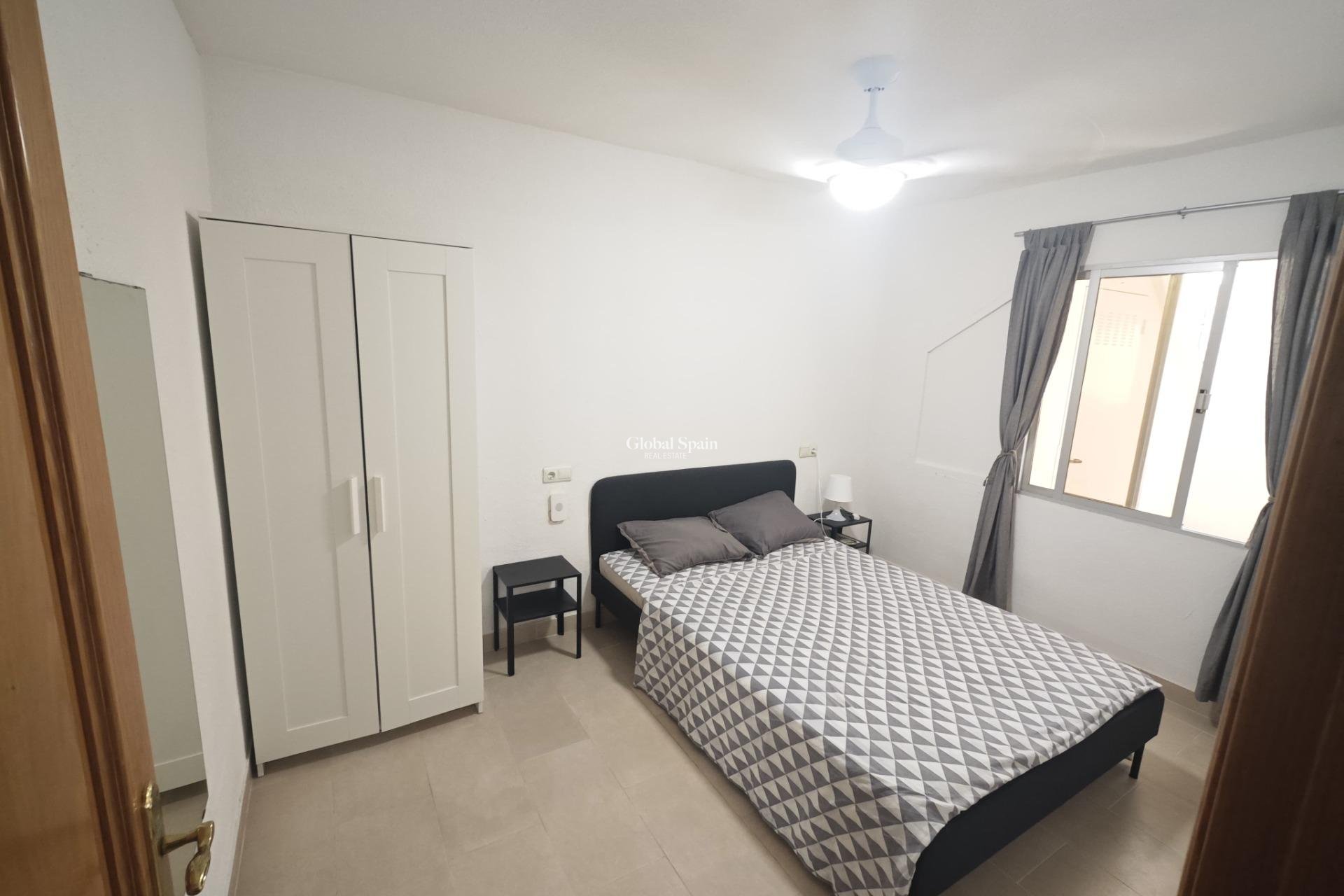 Wederverkoop - APPARTEMENT -
TORREVIEJA - Playa del Cura
