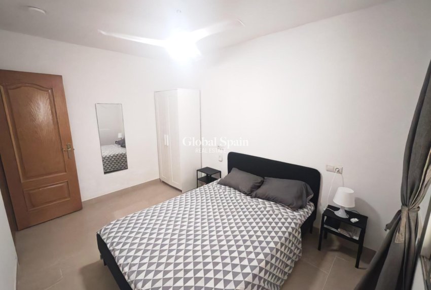Wederverkoop - APPARTEMENT -
TORREVIEJA - Playa del Cura