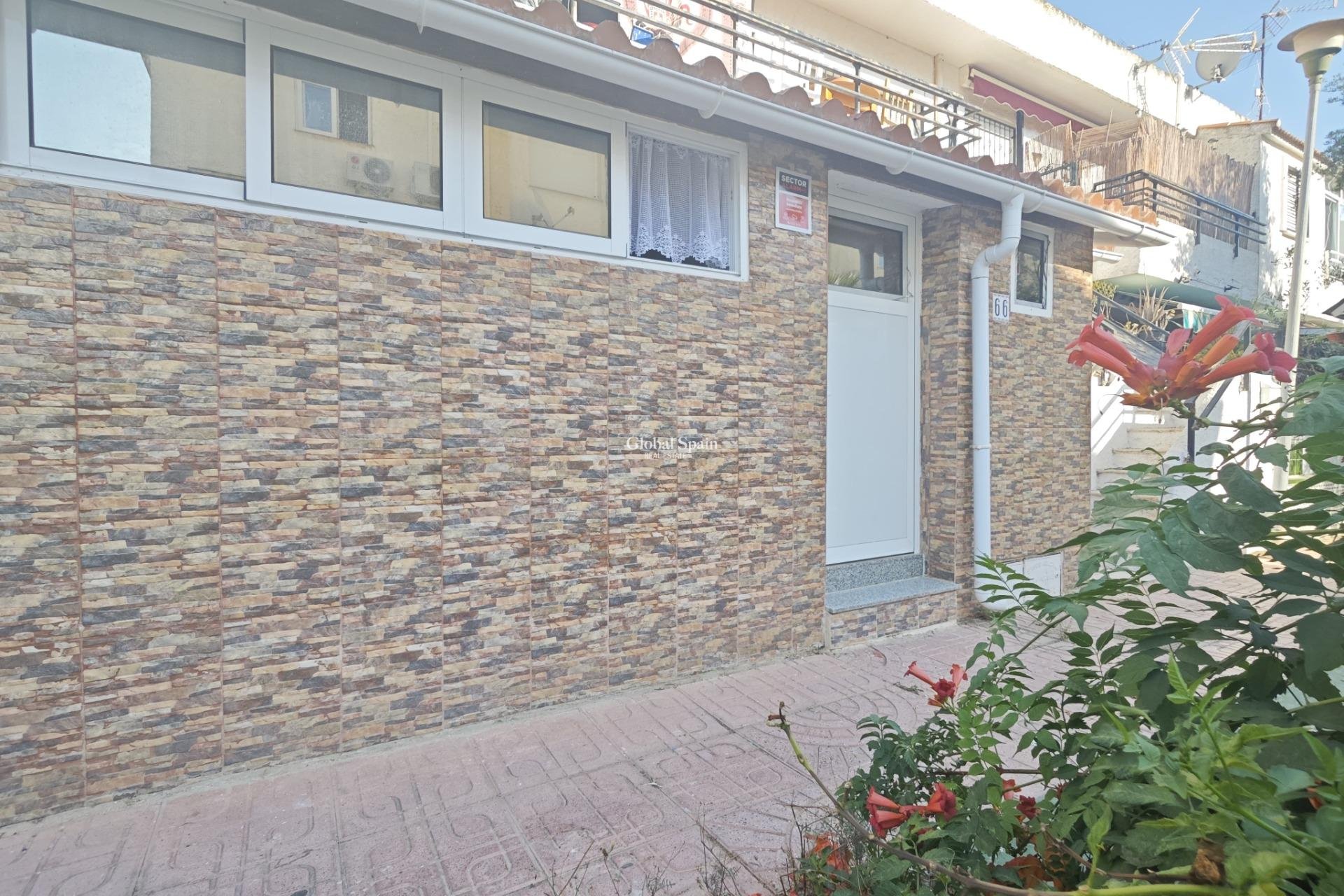 Wederverkoop - APPARTEMENT -
TORREVIEJA - Playa del Cura
