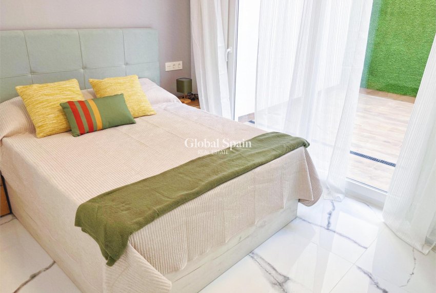 Wederverkoop - APPARTEMENT -
TORREVIEJA - Playa del Cura
