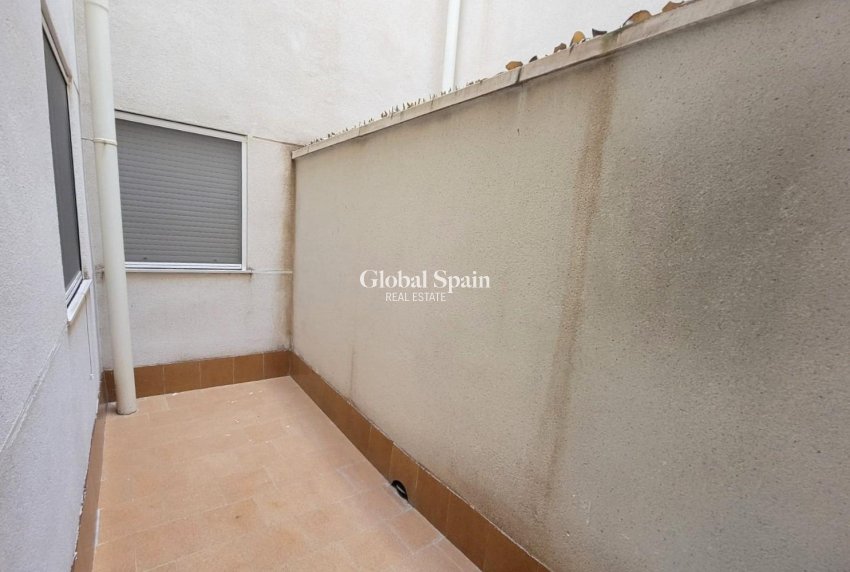 Wederverkoop - APPARTEMENT -
TORREVIEJA - Playa del Cura
