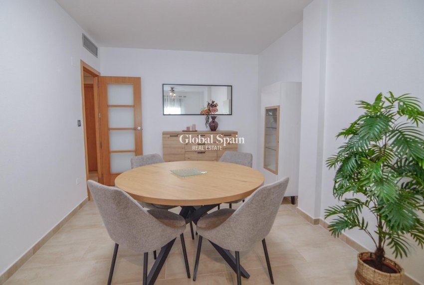 Wederverkoop - APPARTEMENT -
TORREVIEJA - Playa del Cura
