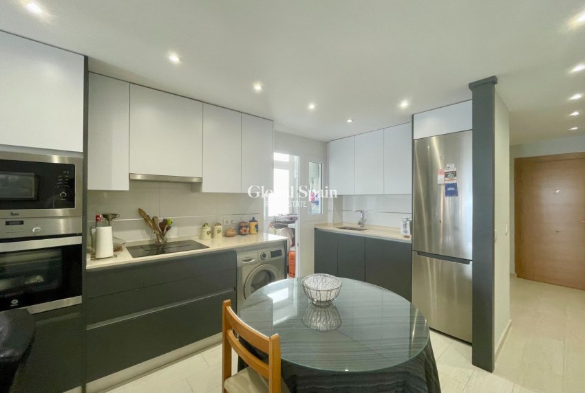 Wederverkoop - APPARTEMENT -
TORREVIEJA - Playa del Cura