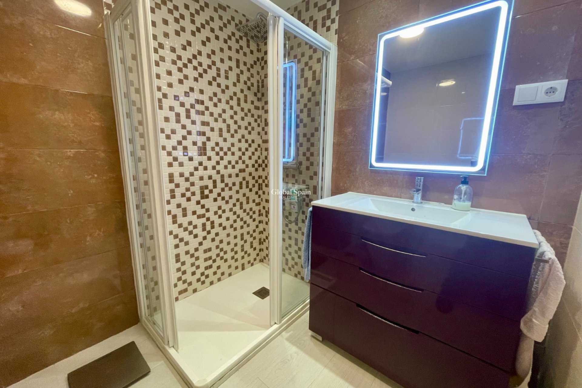 Wederverkoop - APPARTEMENT -
TORREVIEJA - Playa del Cura