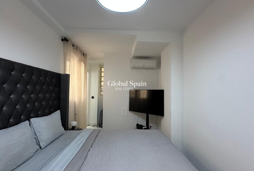 Wederverkoop - APPARTEMENT -
TORREVIEJA - Playa del Cura