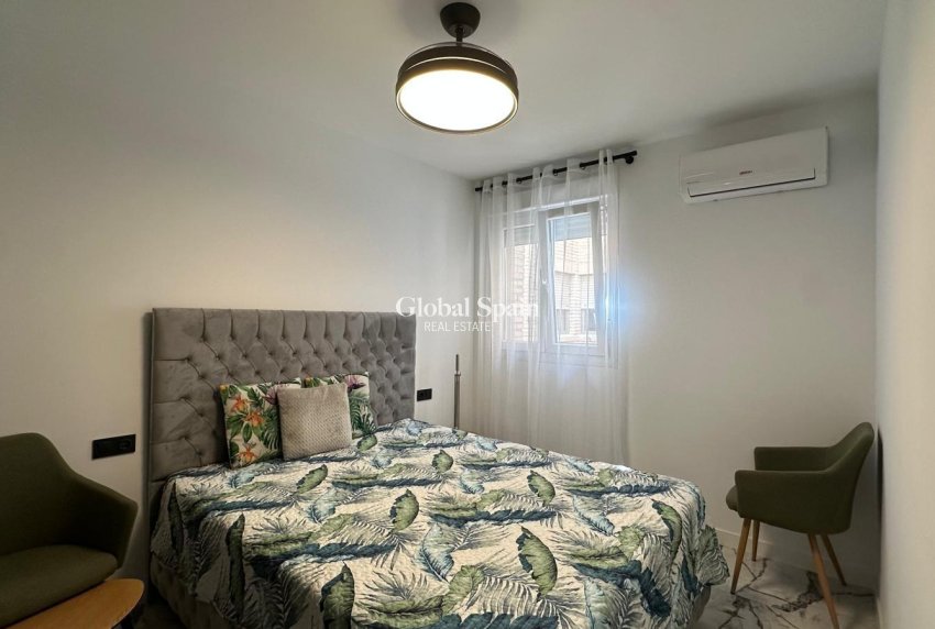 Wederverkoop - APPARTEMENT -
TORREVIEJA - Playa del Cura