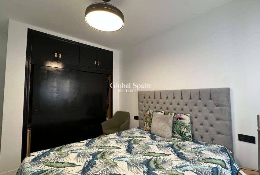 Wederverkoop - APPARTEMENT -
TORREVIEJA - Playa del Cura