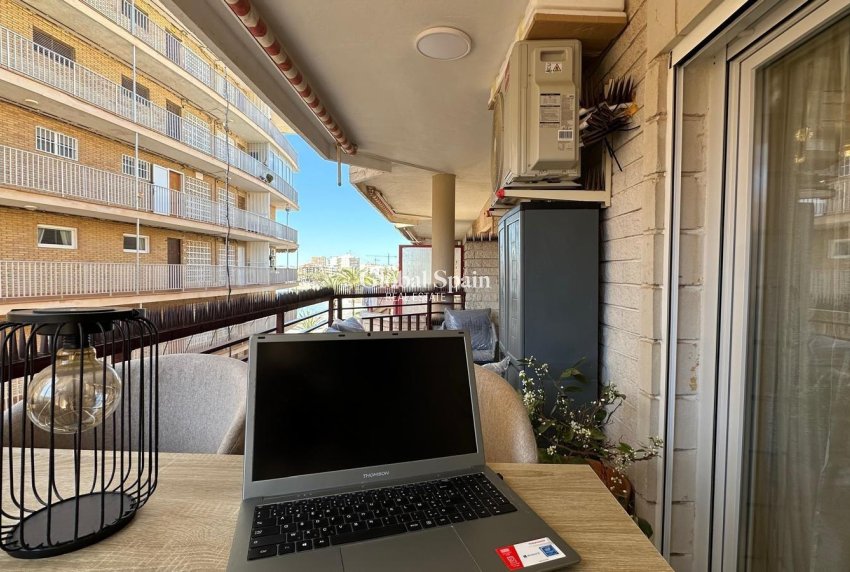 Wederverkoop - APPARTEMENT -
TORREVIEJA - Playa del Cura