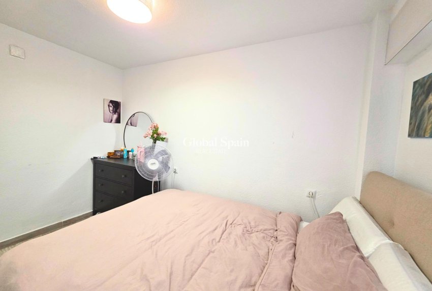 Wederverkoop - APPARTEMENT -
TORREVIEJA - Playa del Cura