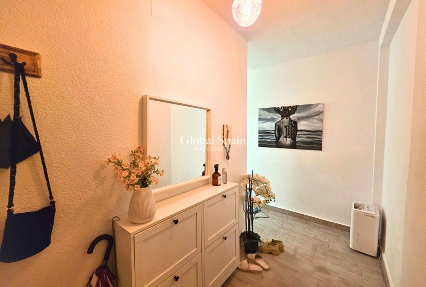 Wederverkoop - APPARTEMENT -
TORREVIEJA - Playa del Cura