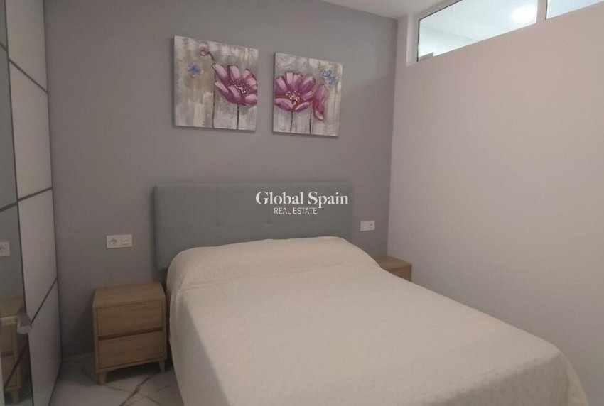 Wederverkoop - APPARTEMENT -
TORREVIEJA - Playa del Cura