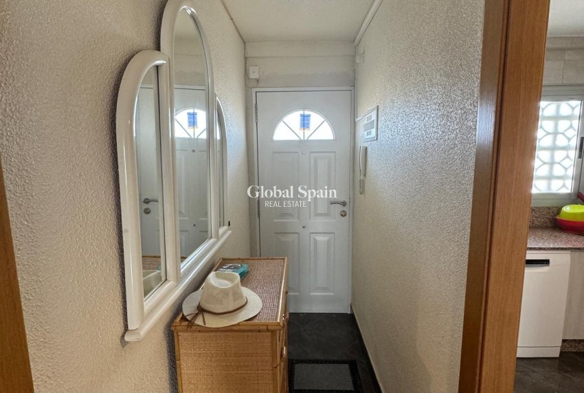 Wederverkoop - APPARTEMENT -
TORREVIEJA - Playa del Cura
