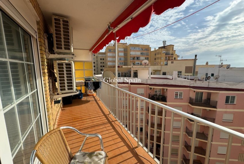 Wederverkoop - APPARTEMENT -
TORREVIEJA - Playa del Cura