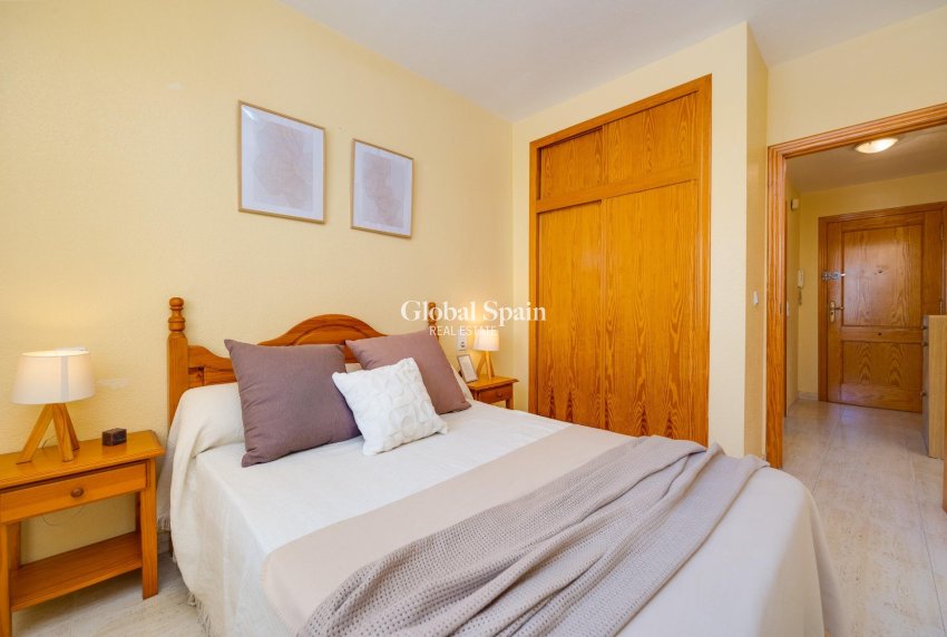 Wederverkoop - APPARTEMENT -
TORREVIEJA - Playa del Cura