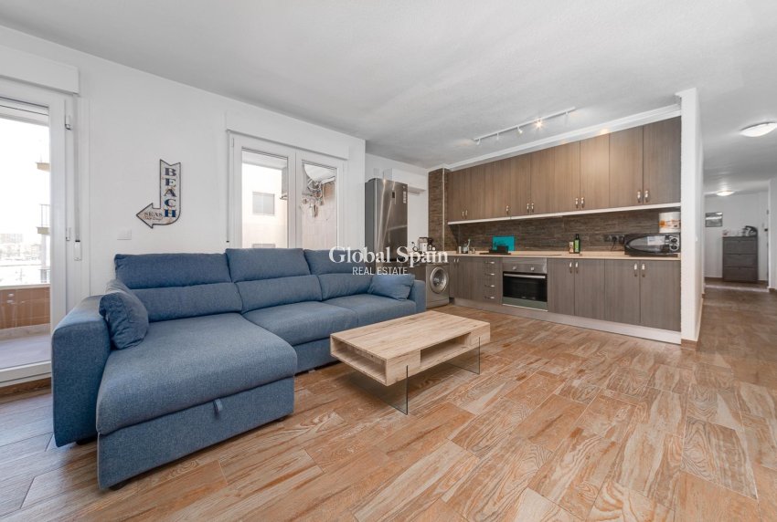 Wederverkoop - APPARTEMENT -
TORREVIEJA - Playa del Cura