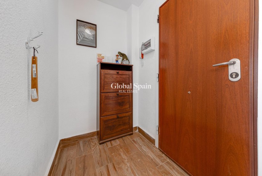 Wederverkoop - APPARTEMENT -
TORREVIEJA - Playa del Cura