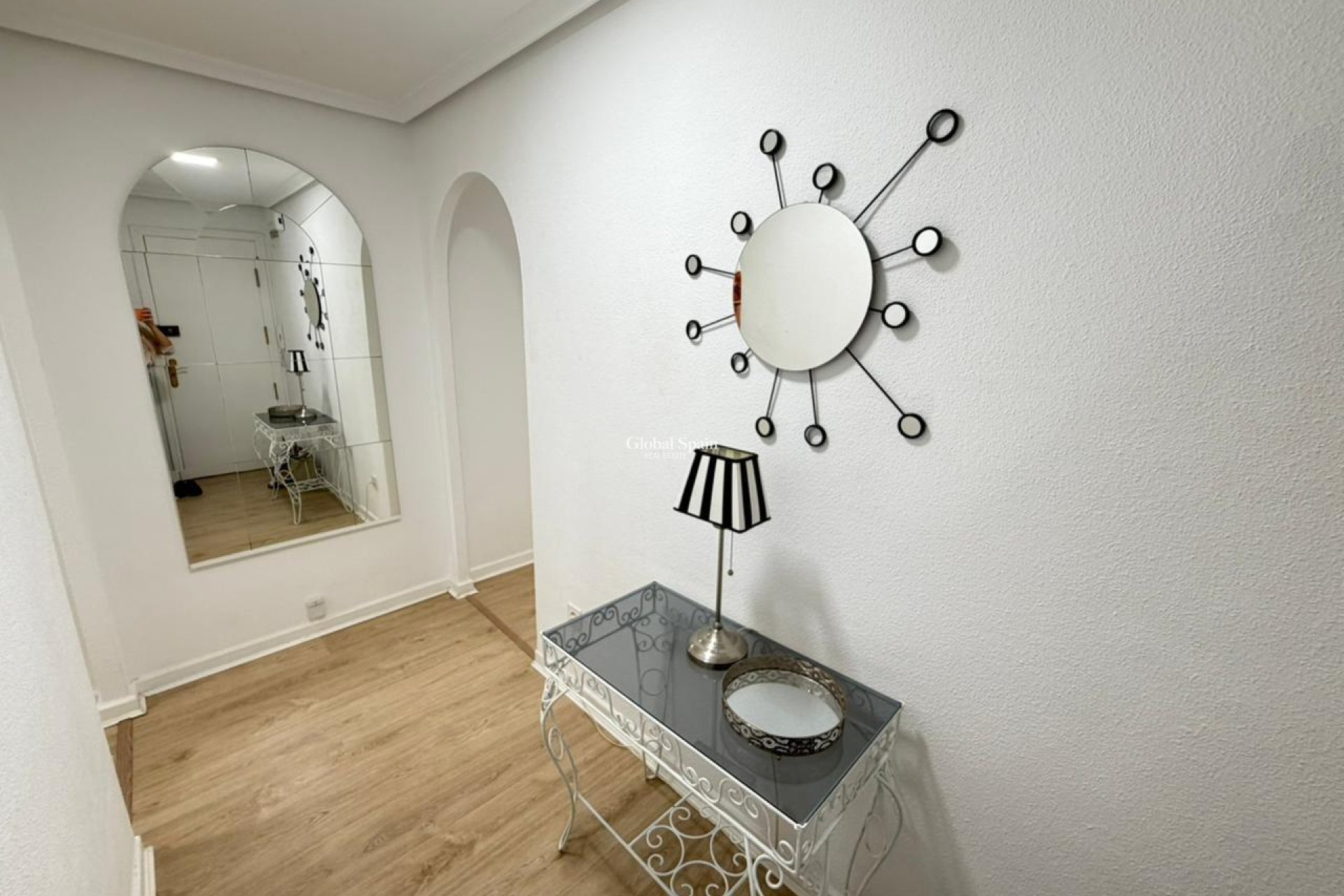 Wederverkoop - APPARTEMENT -
TORREVIEJA - Playa del Cura