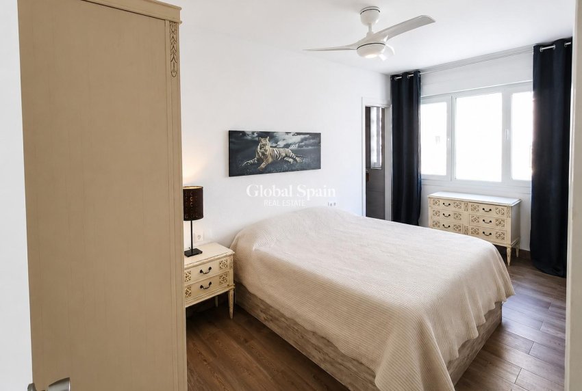 Wederverkoop - APPARTEMENT -
TORREVIEJA - Playa del Cura