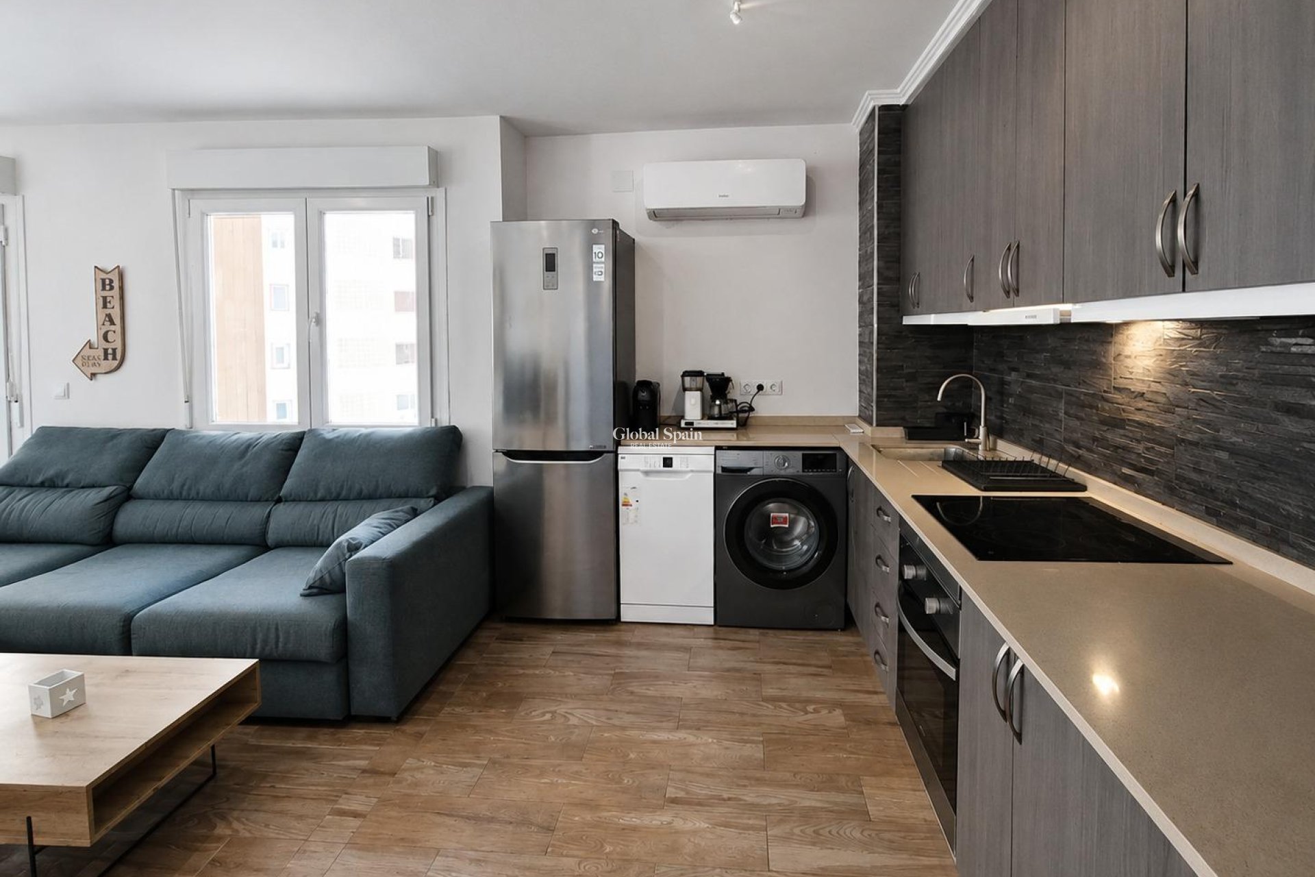 Wederverkoop - APPARTEMENT -
TORREVIEJA - Playa del Cura