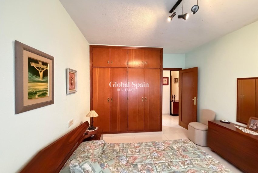 Wederverkoop - APPARTEMENT -
TORREVIEJA - Playa del Cura