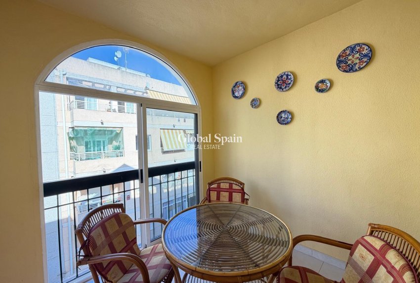 Wederverkoop - APPARTEMENT -
TORREVIEJA - Playa del Cura