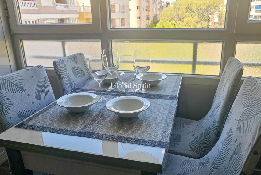 Wederverkoop - APPARTEMENT -
TORREVIEJA - Playa del Cura