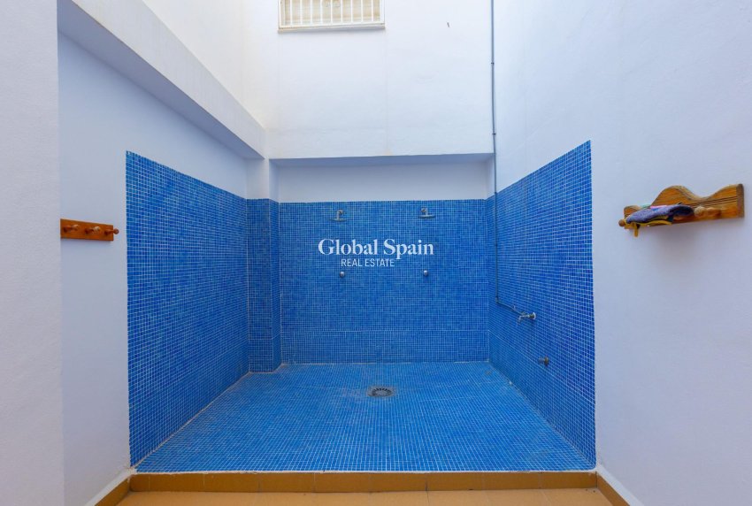 Wederverkoop - APPARTEMENT -
TORREVIEJA - Playa del cura
