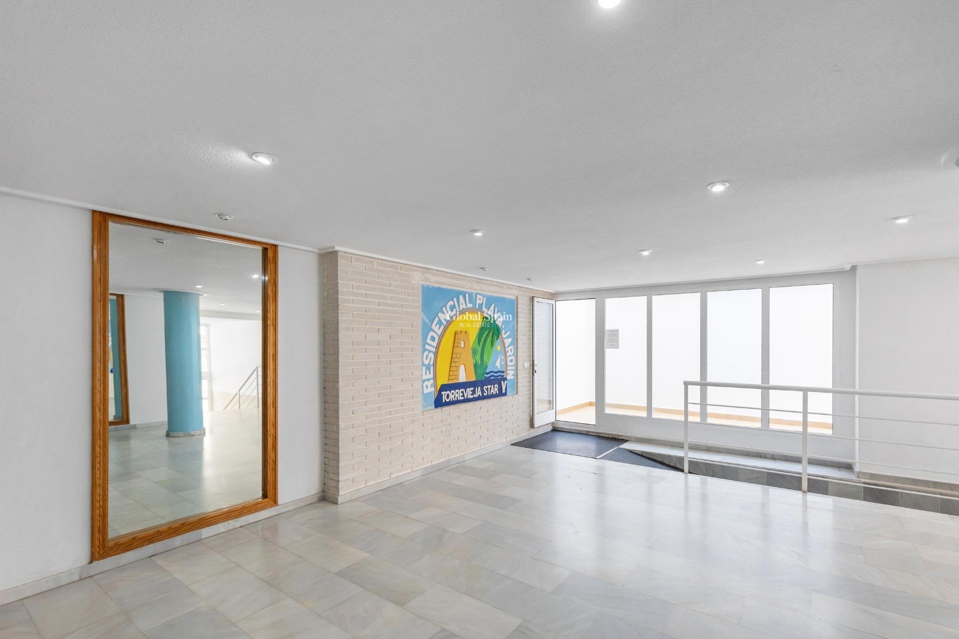 Wederverkoop - APPARTEMENT -
TORREVIEJA - Playa del cura