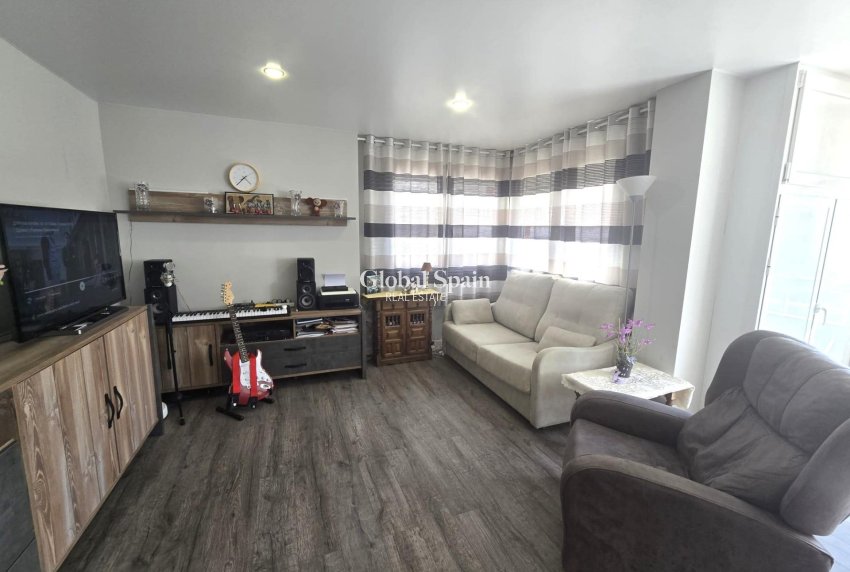 Wederverkoop - APPARTEMENT -
TORREVIEJA - Playa del Cura