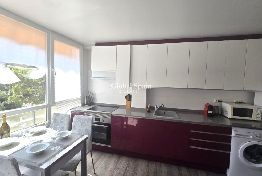 Wederverkoop - APPARTEMENT -
TORREVIEJA - Playa del Cura