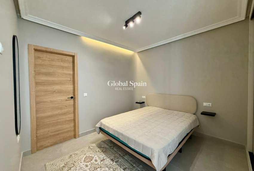 Wederverkoop - APPARTEMENT -
TORREVIEJA - Playa del Cura