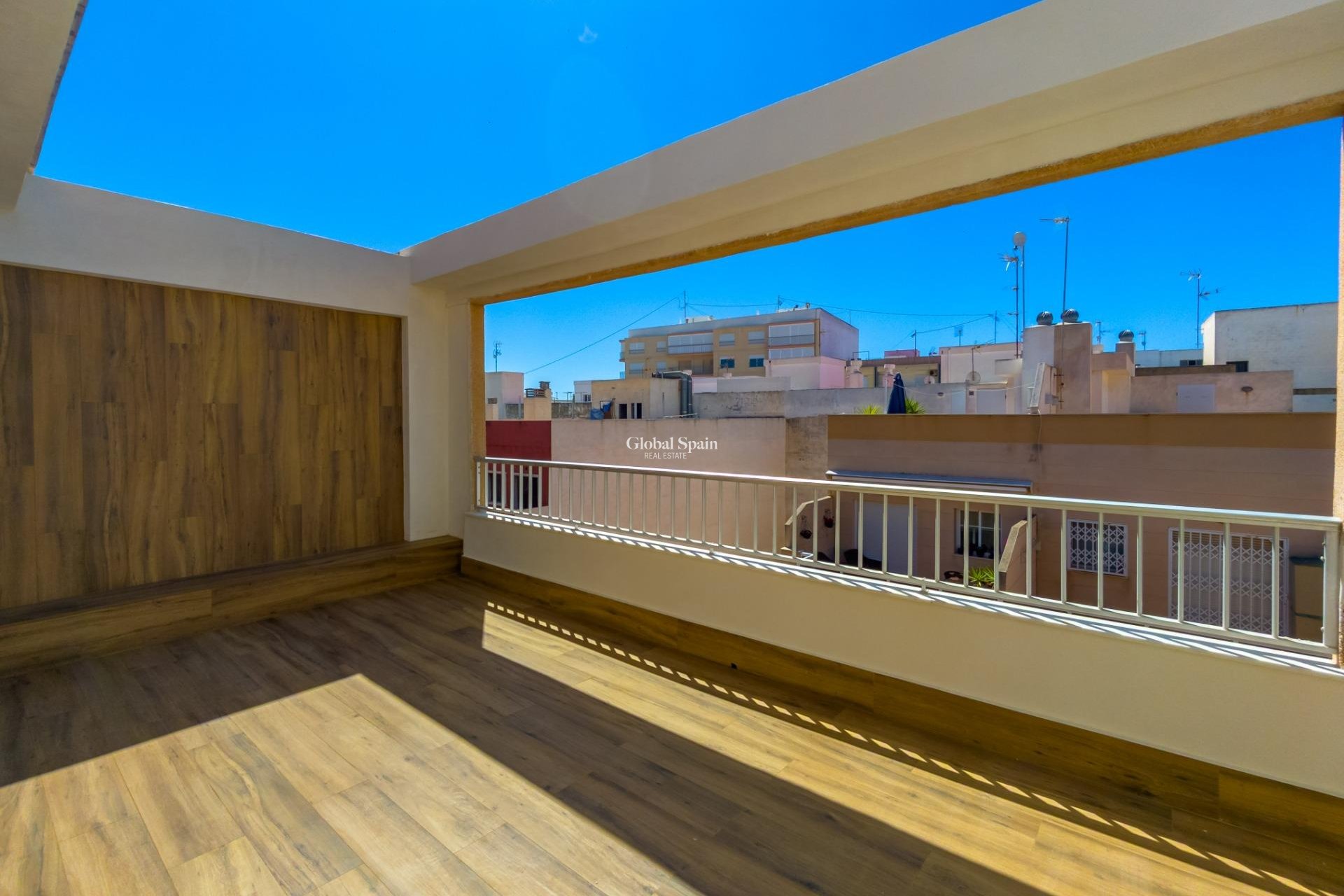 Wederverkoop - APPARTEMENT -
TORREVIEJA - Playa del Cura